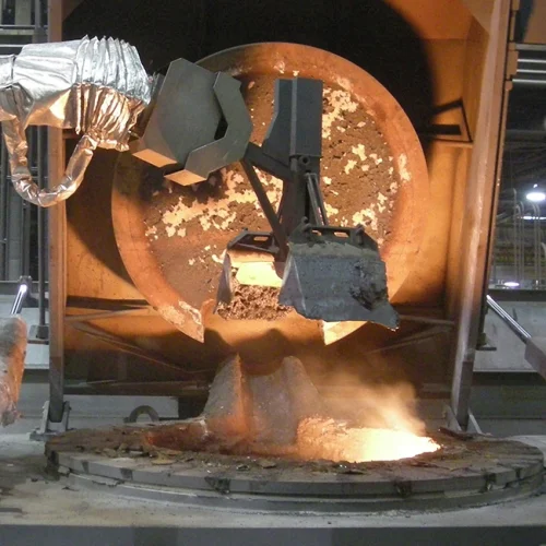 Industrial robot protective suit supporting automated handling in factory production line